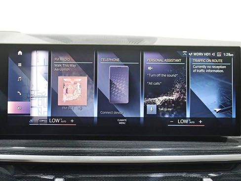 Used 2023 BMW X7 xDrive40i w/ M Sport Package AWD/4WD image 22