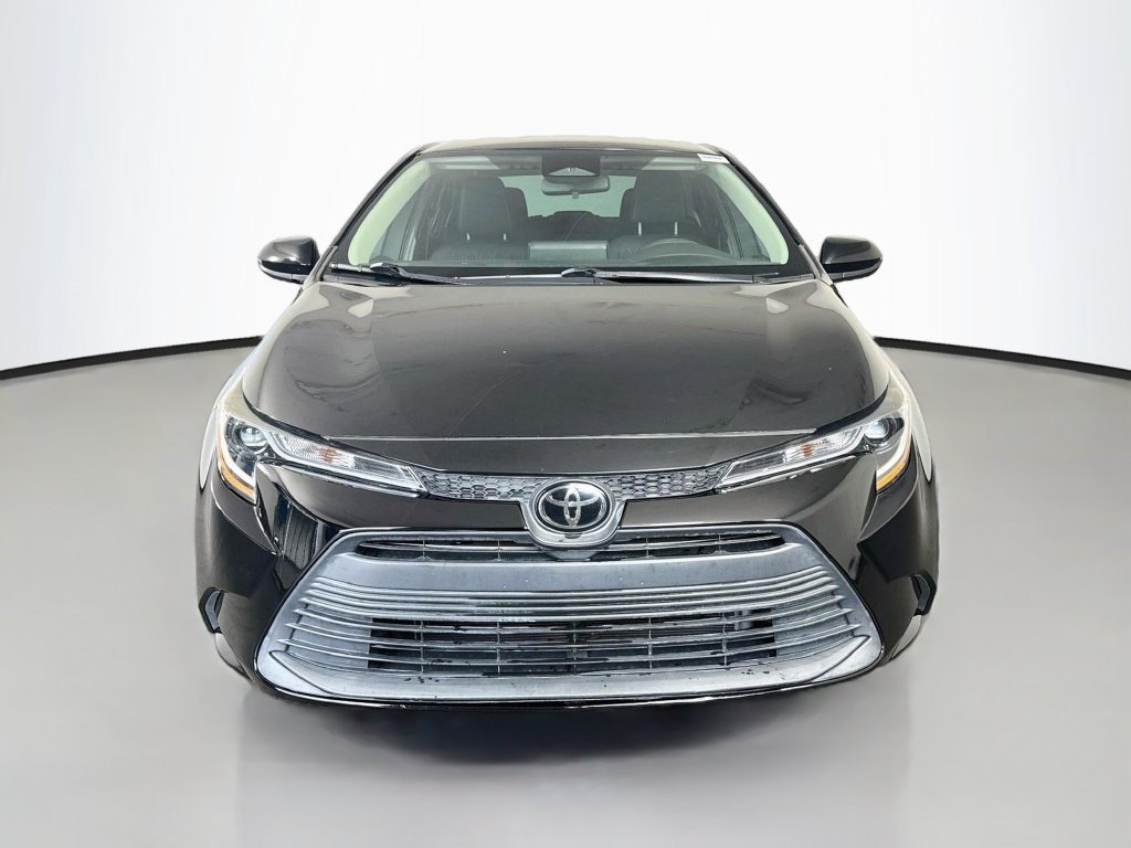 Used 2023 Toyota Corolla LE FWD image 2