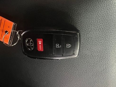 Used 2024 Toyota Tacoma TRD Off-Road image 28