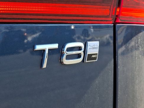 New 2026 Volvo XC60 T8 Ultra w/ Protection Package Premier AWD/4WD image 19