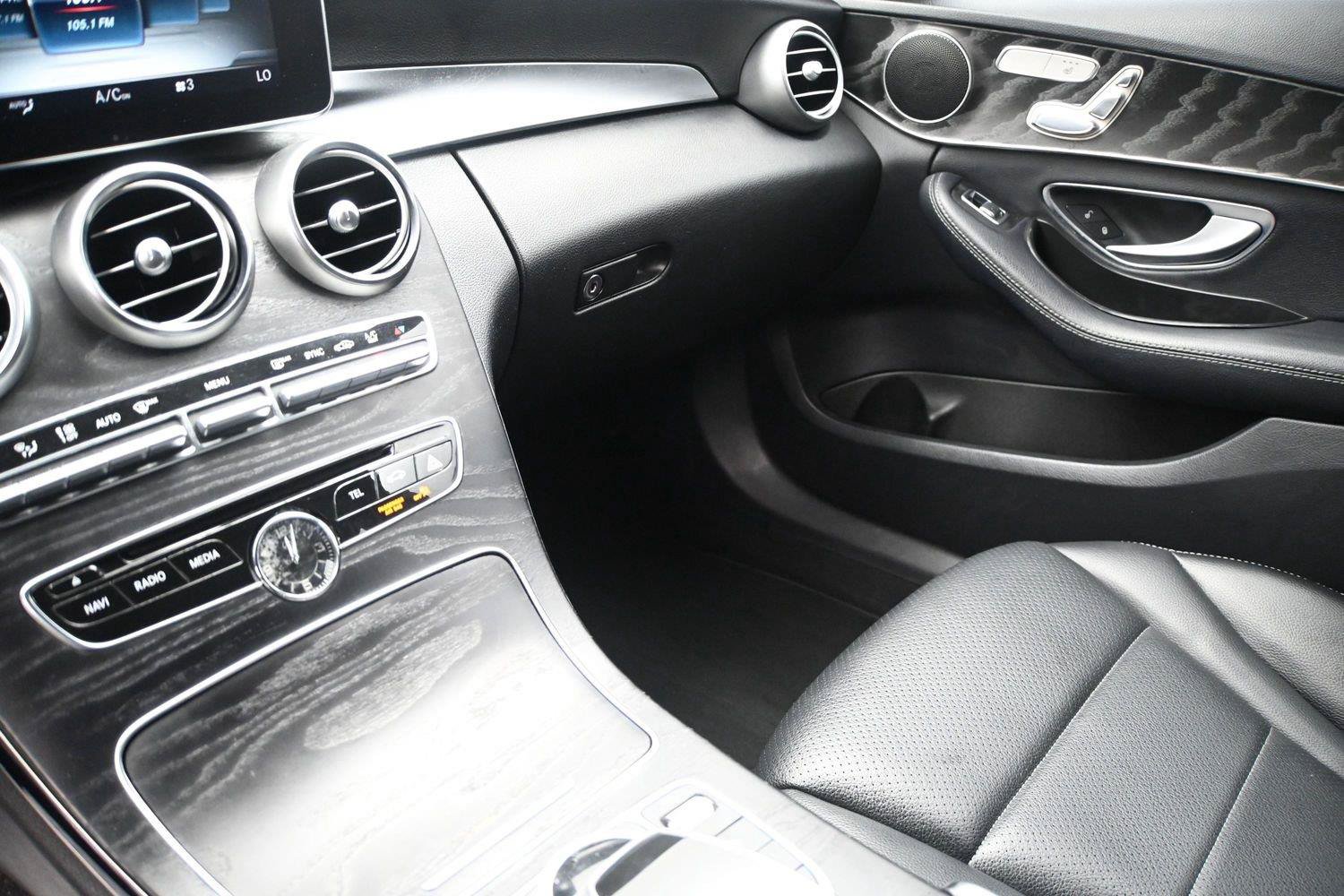 Used 2018 Mercedes-Benz C 300 4MATIC Sedan image 5