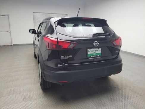 Used 2018 Nissan Rogue Sport S image 6