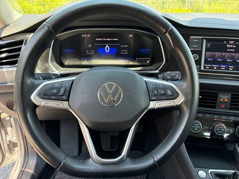 Used 2024 Volkswagen Jetta SE FWD image 23
