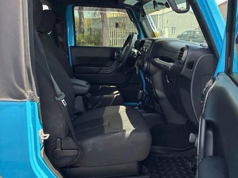 Used 2017 Jeep Wrangler Sport AWD/4WD image 6