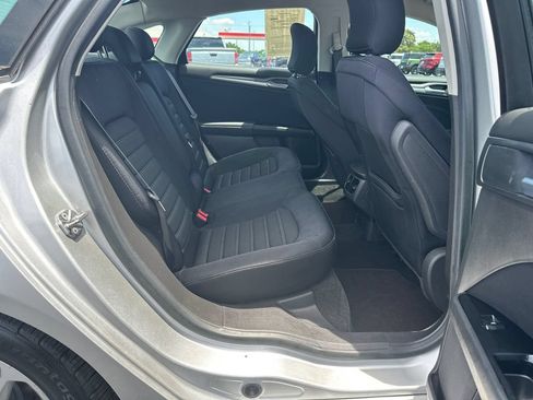 Used 2015 Ford Fusion SE FWD image 15