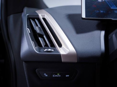 Used 2026 BMW iX xDrive45 image 17