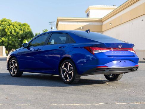 Used 2023 Hyundai Elantra SEL w/ Convenience Package image 5