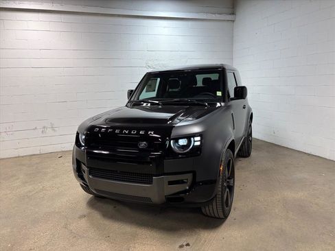 New 2026 Land Rover Defender 90 V8 image 2