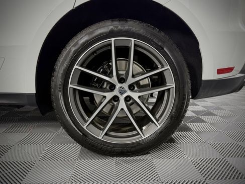 Used 2024 Porsche Macan image 15