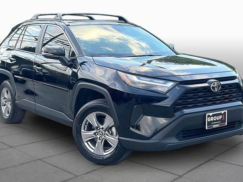 Used 2025 Toyota RAV4 XLE w/ Convenience Package AWD/4WD image 3