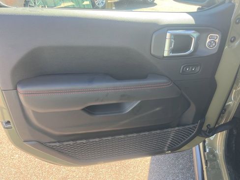 New 2026 Jeep Wrangler Unlimited Rubicon AWD/4WD image 34