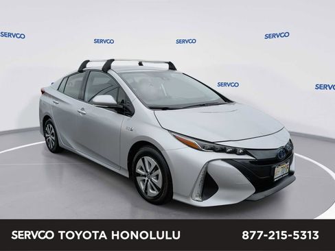 Used 2020 Toyota Prius Prime LE image 1