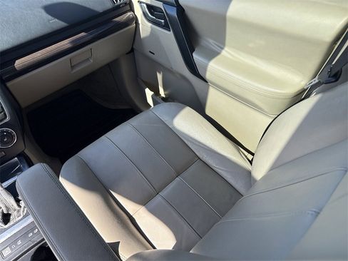 Used 2013 Land Rover LR2 image 24