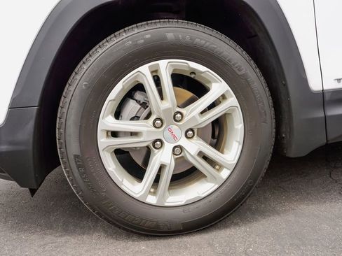 Used 2023 GMC Terrain SLE FWD image 10