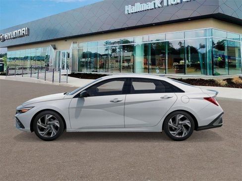 New 2026 Hyundai Elantra SEL Sport image 3