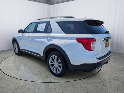 Used 2023 Ford Explorer XLT w/ Equipment Group 202A AWD/4WD image 4