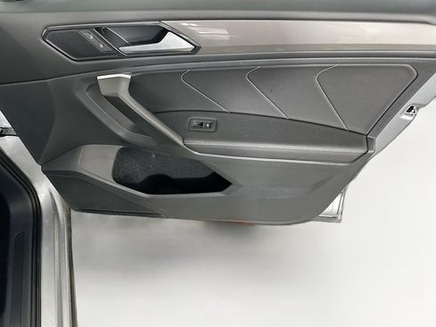 Used 2024 Volkswagen Tiguan Wolfsburg Edition image 32