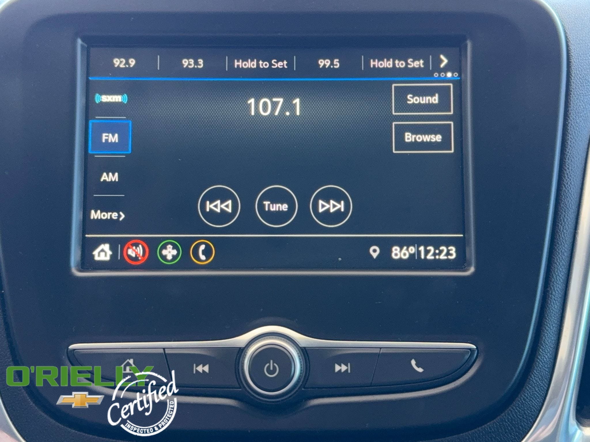 Used 2019 Chevrolet Equinox LT w/ LPO, Blackout Package FWD image 17