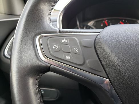 Used 2019 Chevrolet Equinox LT image 19