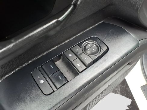 Used 2025 Toyota Tacoma SR RWD image 15