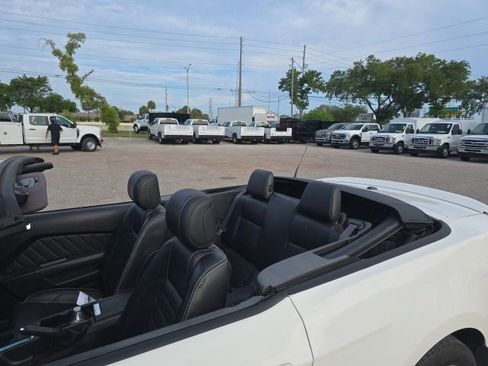 Used 2013 Ford Mustang Premium RWD image 16
