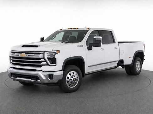 Used 2024 Chevrolet Silverado 3500 High Country w/ High Country Premium Package AWD/4WD image 4