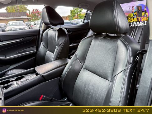 Used 2020 Nissan Maxima 3.5 SV w/ Floor Mat Group FWD image 11