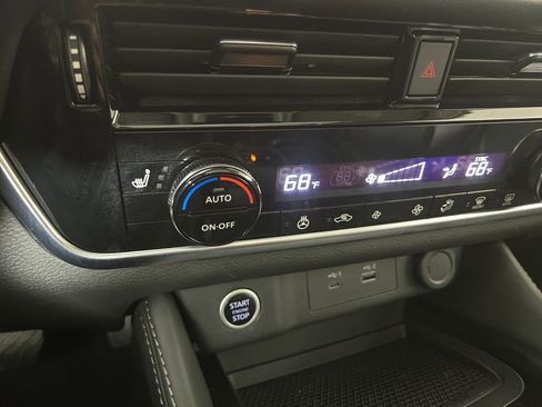 Used 2023 Nissan Rogue SL AWD/4WD image 27