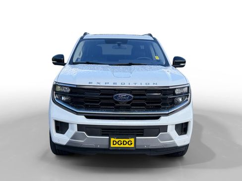 Certified 2025 Ford Expedition Max Platinum image 8