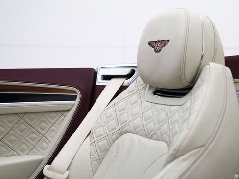 Used 2020 Bentley Continental GT image 23