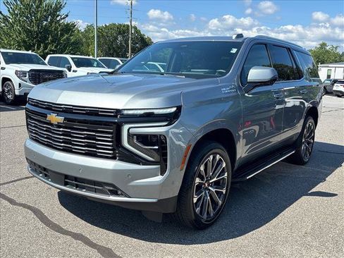 Certified 2025 Chevrolet Tahoe High Country w/ Sun And Tow Package AWD/4WD image 3