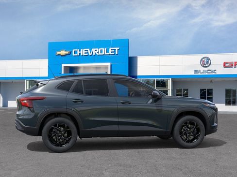 New 2026 Chevrolet Trax LT w/ Driver Confidence Package FWD image 5