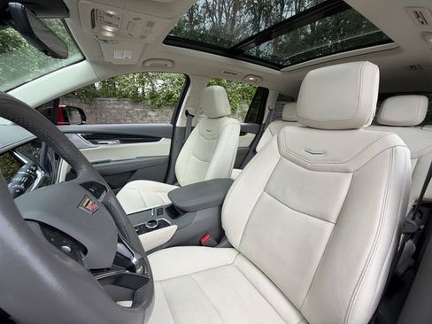 Used 2024 Cadillac XT6 Premium Luxury w/ Technology Package FWD image 22