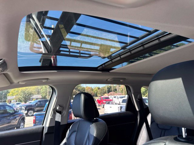 Used 2023 Kia Sorento EX w/ Panoramic Sunroof Package FWD image 13