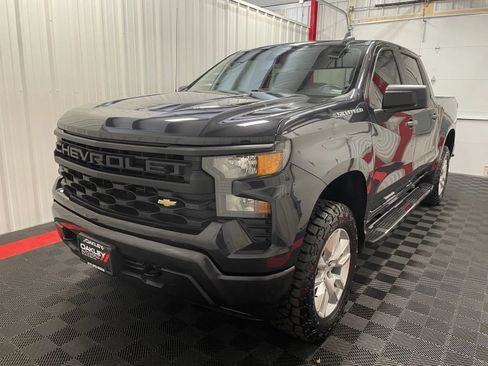 Used 2023 Chevrolet Silverado 1500 Custom AWD/4WD image 9