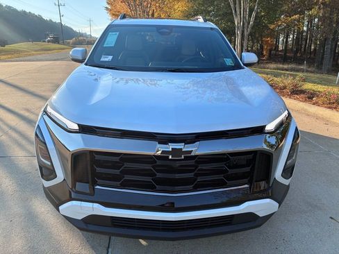 New 2026 Chevrolet Equinox ACTIV w/ Convenience Package III FWD image 2