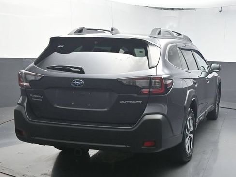 Used 2024 Subaru Outback Premium AWD/4WD image 7