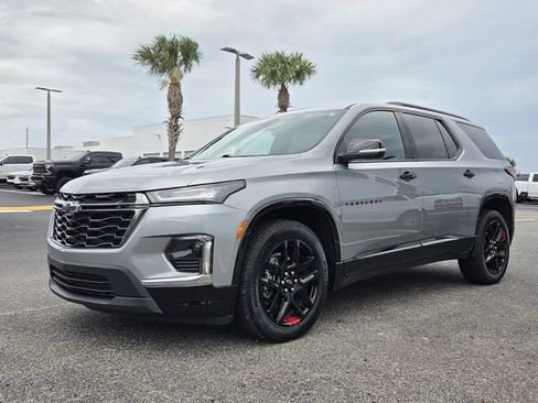 Certified 2023 Chevrolet Traverse Premier w/ Redline Edition FWD image 2