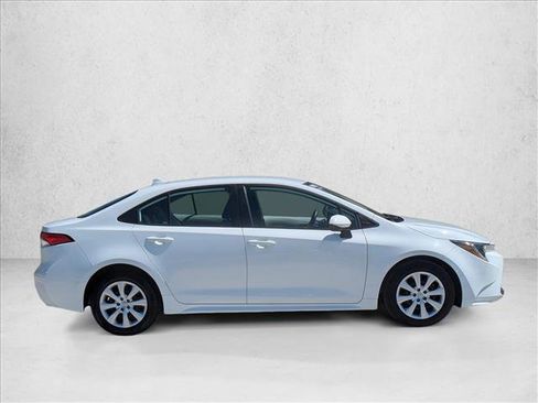 Used 2024 Toyota Corolla LE FWD image 4