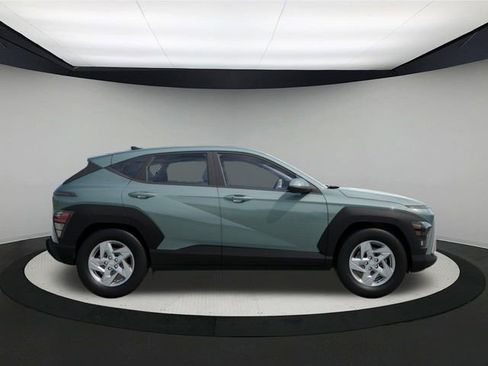 New 2026 Hyundai Kona SE image 7