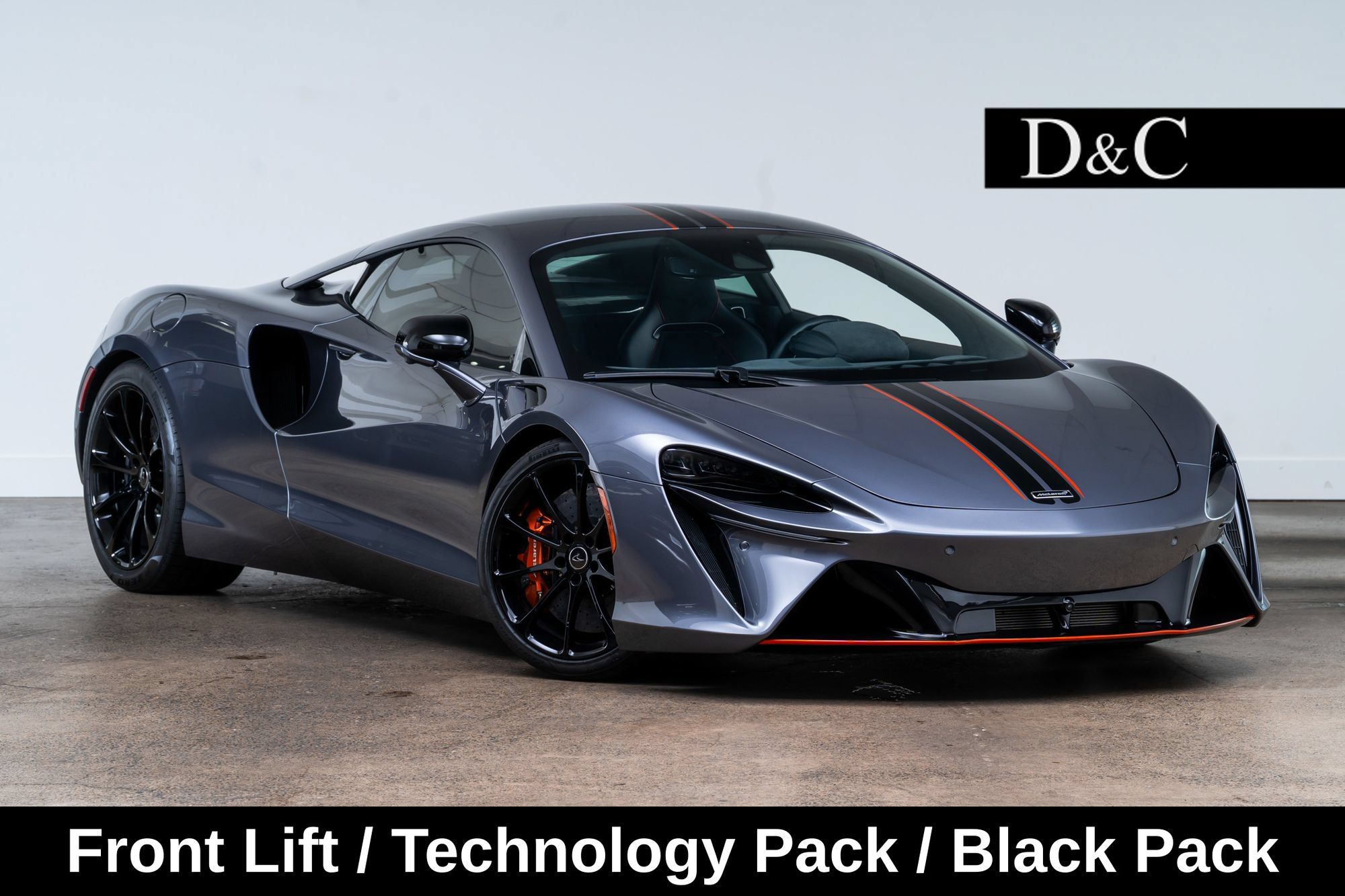 Used 2024 McLaren Artura RWD image 1