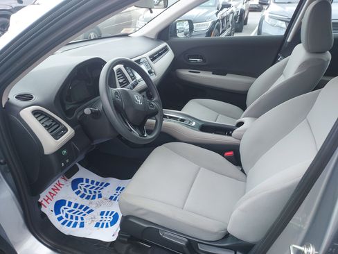 Used 2019 Honda HR-V LX image 14