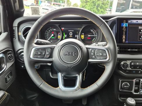Used 2024 Jeep Wrangler Unlimited Sahara w/ Technology Group AWD/4WD image 13
