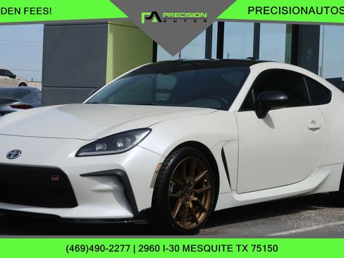 Used 2022 Toyota GR86 image 1