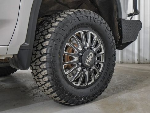 Used 2023 Chevrolet Silverado 3500 LTZ w/ LTZ Plus Package AWD/4WD image 59