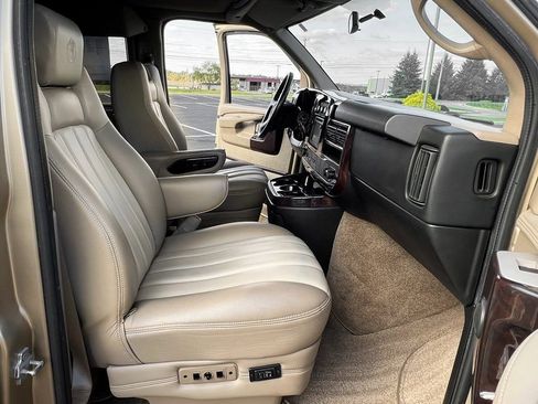 Used 2013 Chevrolet Express 2500 Extended image 17