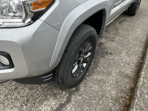 Certified 2023 Toyota Tacoma SR5 AWD/4WD image 9