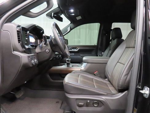 Used 2025 Chevrolet Silverado 1500 High Country w/ Midnight Edition image 9