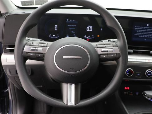 Used 2024 Hyundai Kona SE image 17