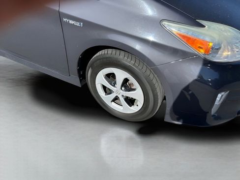 Used 2015 Toyota Prius Two FWD image 12
